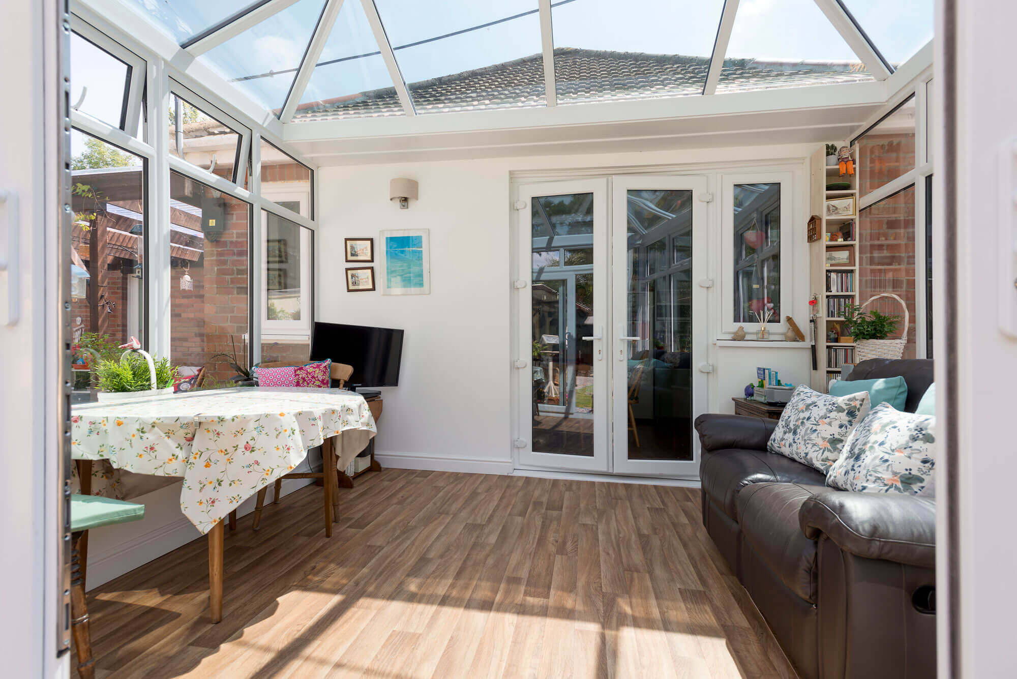https://www.leekeswindows.co.uk/wp-content/uploads/2019/11/DSC8452-Kidwelly.jpg