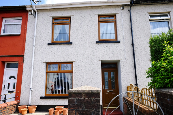 Leekes windows double glazing llantrisant thermal efficiency